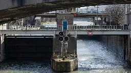 Neckar für längere Frachtschiffe befahrbar machen: BW steigt beim Ausbau der Schleusen aus