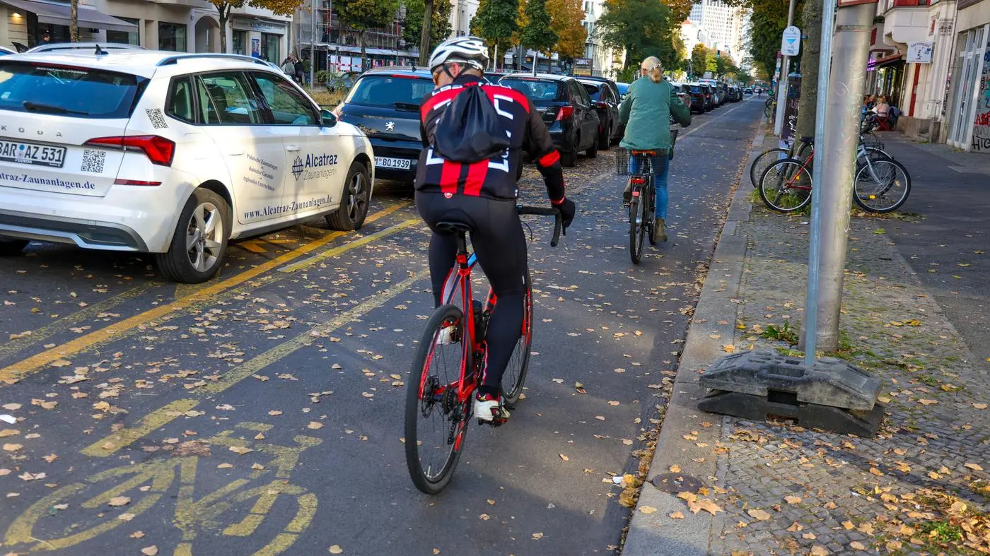 Doch kein Zwangsauszug für Mieter: Lösung im Radweg-Streit um die Berliner Kantstraße gefunden - sh.itjust.works