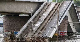 Carolabrücke in Dresden beschmiert