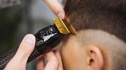 Low Fade, Undercut, juckende Kopfhaut: Hautpilz verbreitet sich durch Trendfrisuren im Barbershop