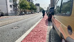 Radweg in Bochum rot gefärbt: Trotzdem Kritik von Radfahrern