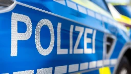 Bochum: Senior überfährt Ehefrau beim Zurücksetzen