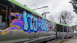 "We love Trams" - Graffiti-Sprayer beschmieren in nicht mal einer Woche mehr als 100 Straßenbahnwagen