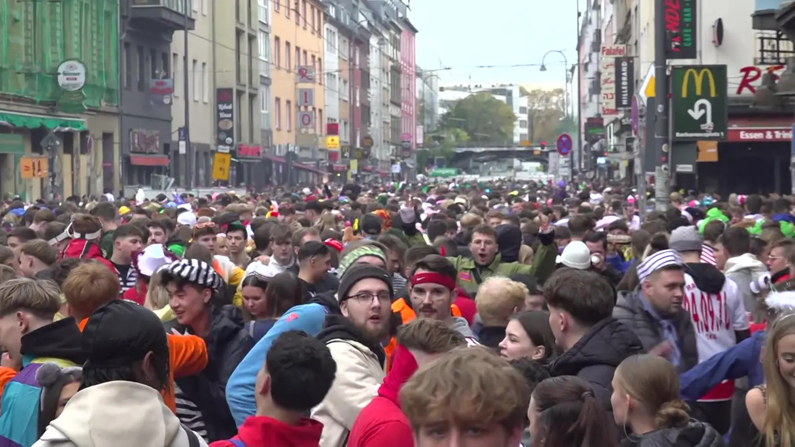 Verluste durch Karneval: Geschäfte in der Kölner Innenstadt warten auf Entschädigung