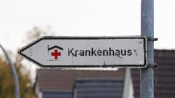 #Faktenfuchs: Wer ist schuld am Krankenhaussterben?