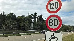 Es hagelt Kritik: Neues Tempolimit 80 auf der A7 bei Aalen gilt nur für Motorräder