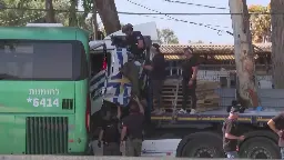 Lkw rast bei Tel Aviv in Bushaltestelle - viele Verletzte