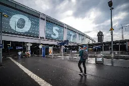 S-Bahnhof Ostkreuz Berlin: Linke Demonstranten von Neonazis angegriffen