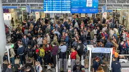 Söder verordnet Münchner Flughafen reibungslosen Ferienstart