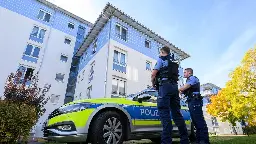 Sachsen: Leipzig: 13-Jährige verletzt siebenjährige Schwester mit Stichwaffe tödlich