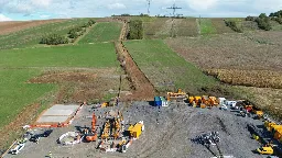 Suedlink: Erste Kabel für die Stromtrasse sind unter der Erde