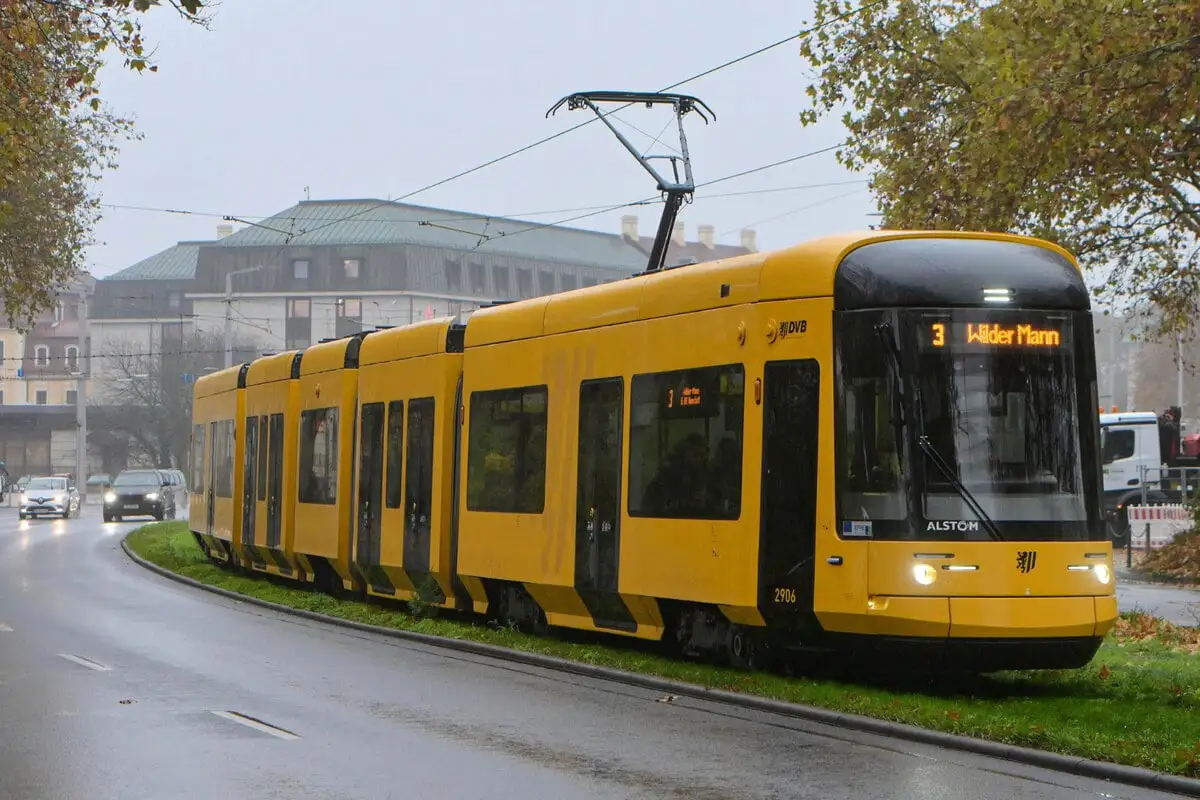 Immer wieder Straßenbahn-Unfälle in Dresden: Werden jetzt die Fahrzeuge knapp?