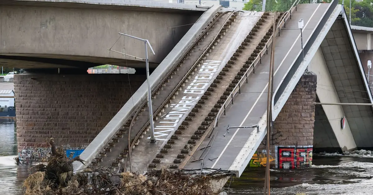 Carolabrücke in Dresden beschmiert: „Millionäre besteuern“ steht auf Zug C