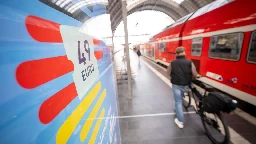 Deutschlandticket: Streit um 49€-Ticket – Sozialverband mit drastischer Forderung