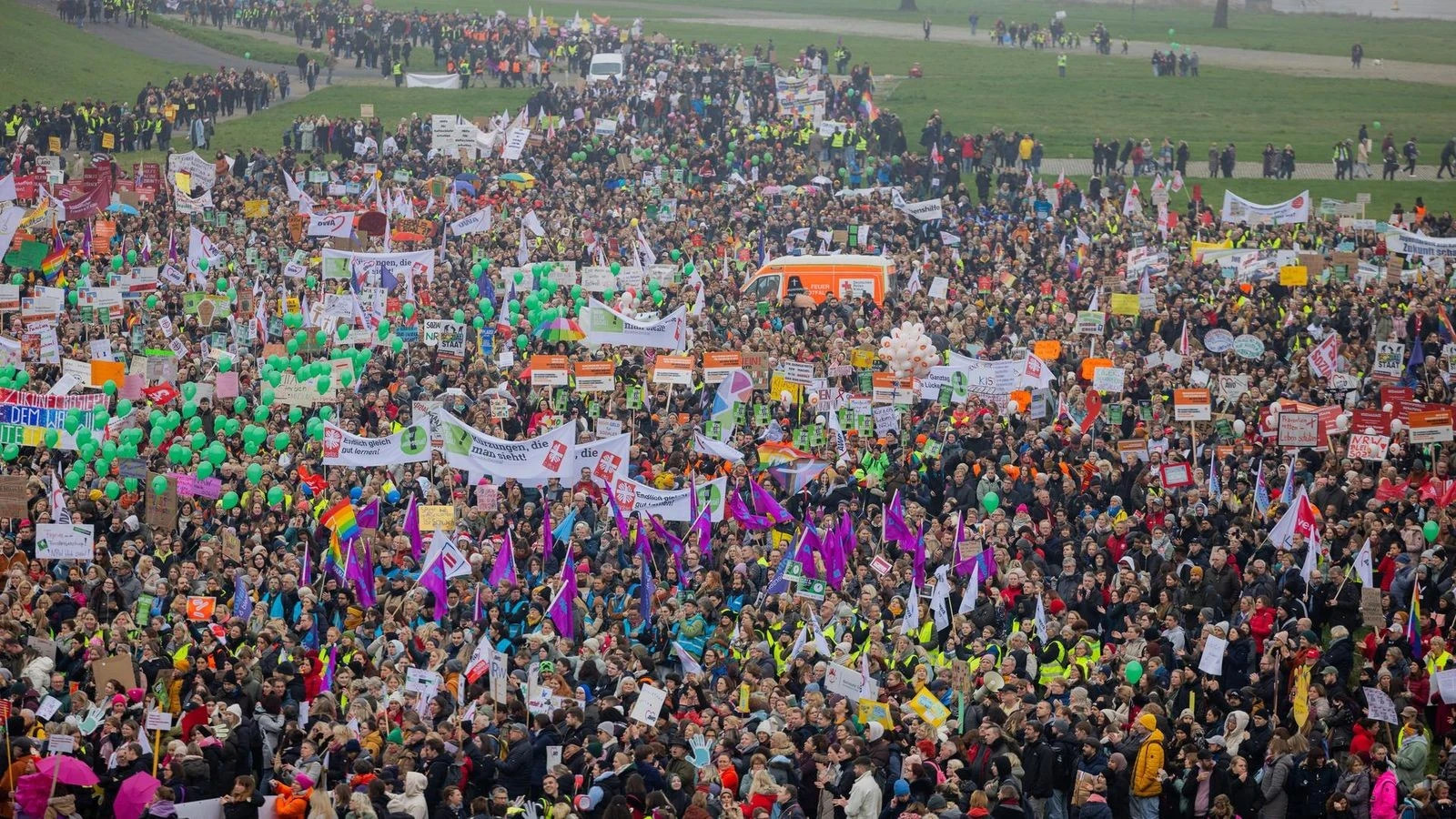 32.000 gegen Sozialabbau: NRW-Großdemo übertrifft Erwartung