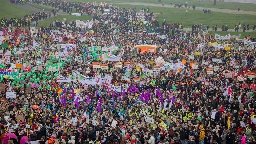 32.000 gegen Sozialabbau: NRW-Großdemo übertrifft Erwartung