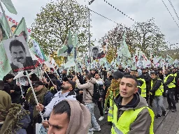 Kurden-Demo in Köln: Zehntausende für Freiheit Öcalans